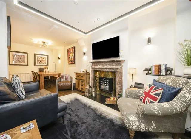 Photo 2 — Motley Avenue, Shoreditch, EC2A
