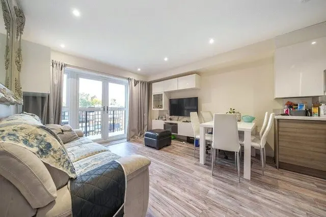 Photo 3 — Giles Crescent, Stevenage, Hertfordshire, SG1