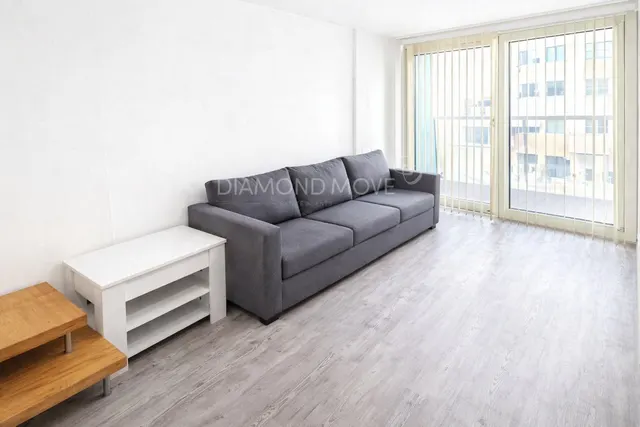 Prince Regent Road, Hounslow, TW3, photo 1