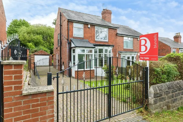 Longley Lane, SHEFFIELD, South Yorkshire, S5, photo 1