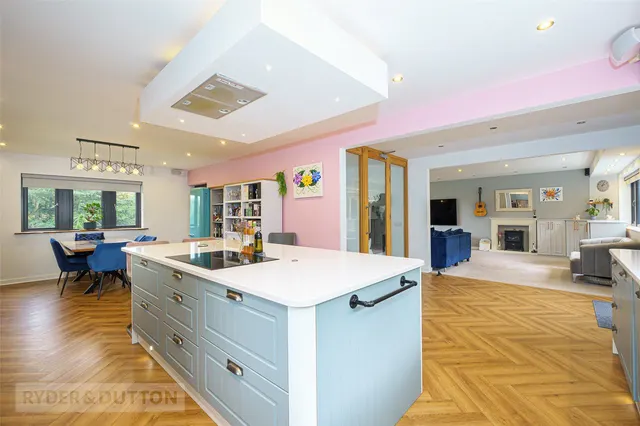 Binns Lane, Holmfirth, HD9, photo 3