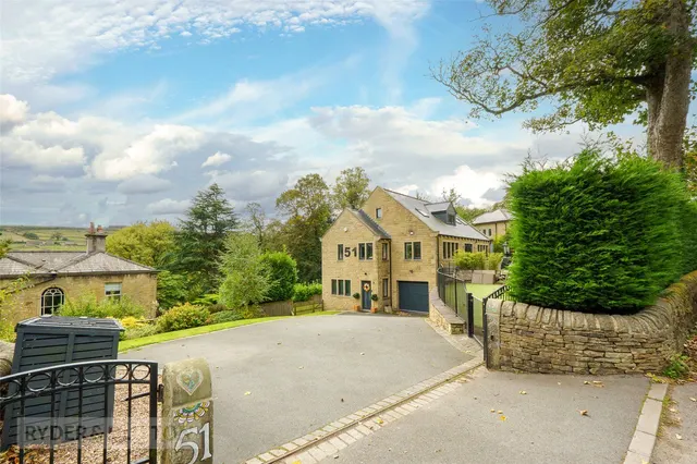 Binns Lane, Holmfirth, HD9, photo 1
