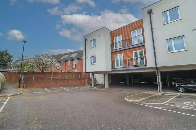 Princes Way, Bletchley, MK2, photo 1