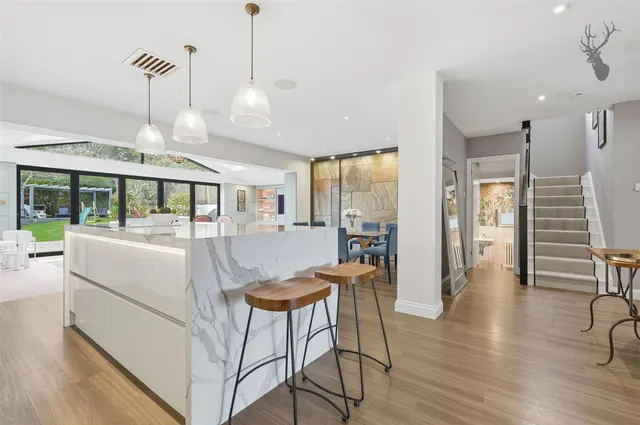 Russell Road, Buckhurst Hill, IG9, photo 3