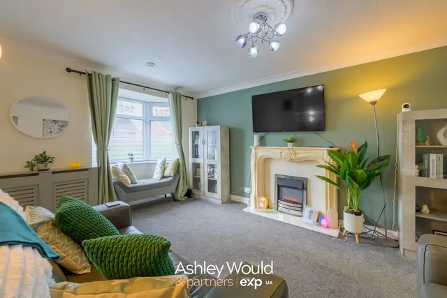 Churchill Drive, Rowley Regis, B65, photo 3