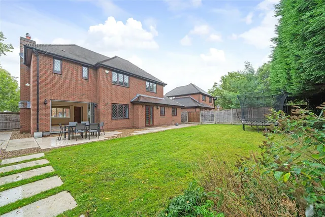 Photo 3 — The Gardens, Beckenham, BR3