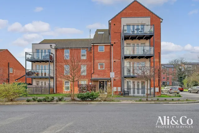 Malthouse Drive, Grays, Essex, RM17 5FG, photo 1