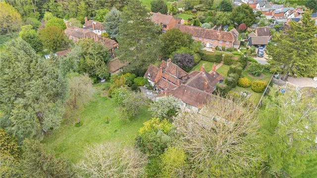 Photo 2 — Hall Place Lane, Burchetts Green, Maidenhead, Berkshire, SL6 6QY