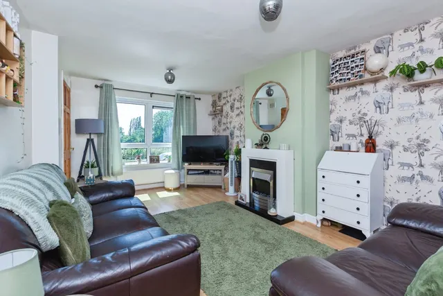 Featherstone Drive, Leicester, LE2, photo 3