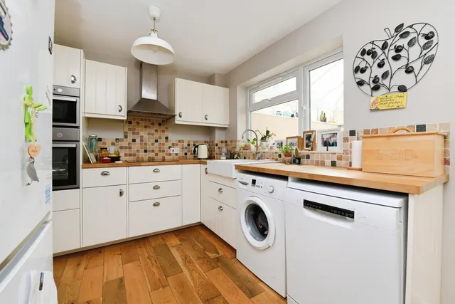 Photo 3 — Bolingbroke Close, Great Leighs, Chelmsford, Essex, CM3