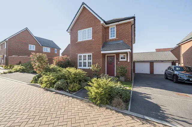Sonning Place, Binfield, Bracknell, Berkshire, RG42 4LZ, photo 1