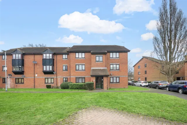 Willenhall Drive, Hayes, photo 1