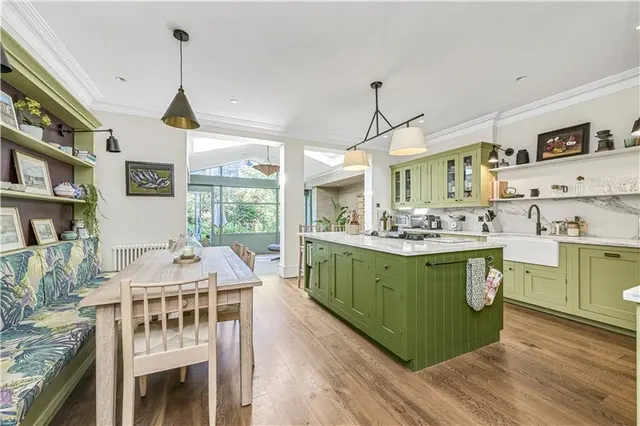 Photo 3 — Melville Road, London, SW13