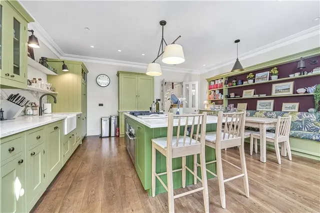 Photo 2 — Melville Road, London, SW13