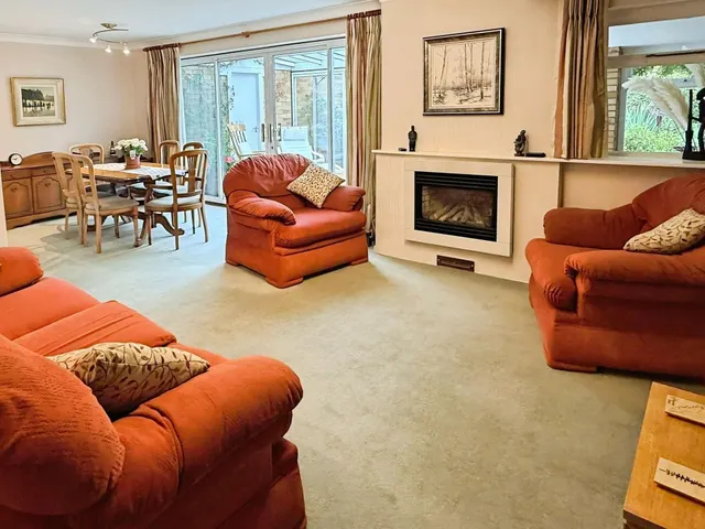 Coombe Place, Oadby, LE2, photo 3