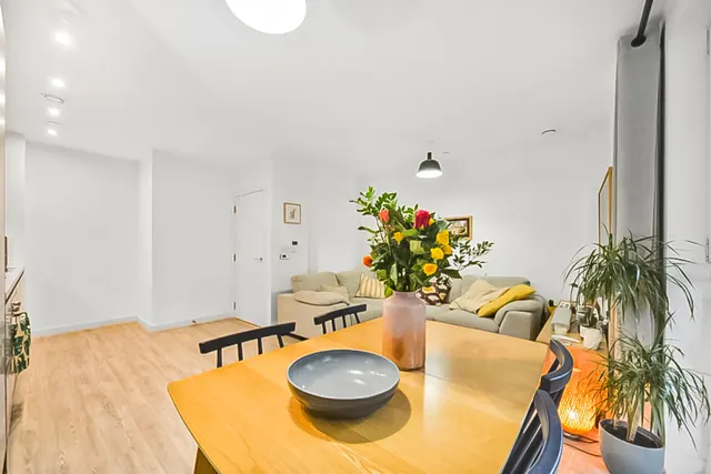Photo 3 — 5 St Pier Court, 20 Thunderer Street, London