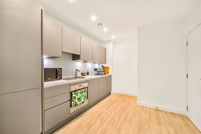 5 St Pier Court, 20 Thunderer Street, London, photo 1