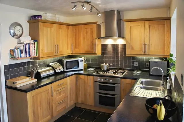 St. Vincent Way, Churchdown, GL3, photo 3