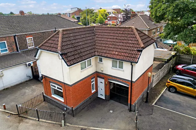 Liverpool Road, Widnes, WA8 7HX, photo 1