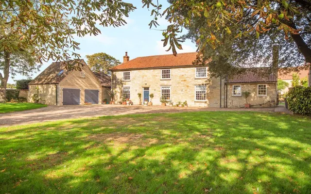 Lincoln Road, Dunston, LN4, photo 1