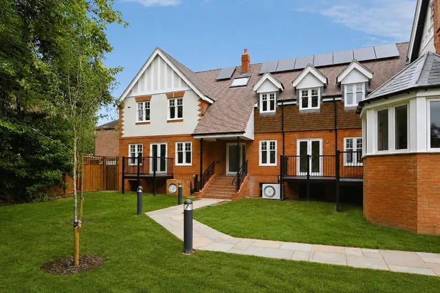 Hermitage Place, Bath Road, Taplow, Maidenhead, photo 1