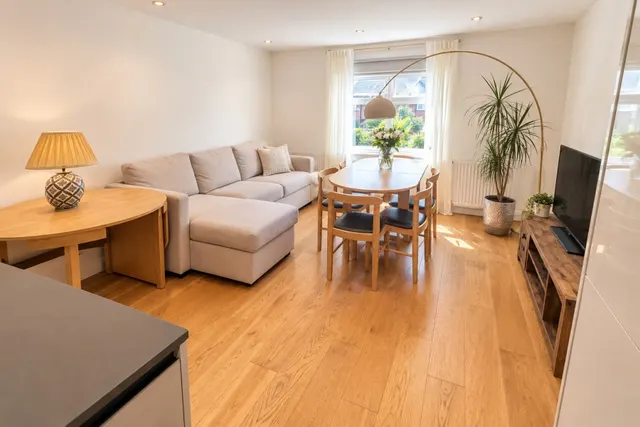 Campbell Road, Weybridge, KT13, photo 2