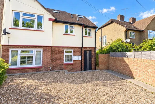 Campbell Road, Weybridge, KT13, photo 1