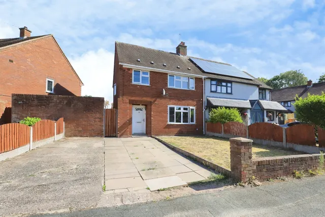 Brindley Avenue, Ashmore Park, Wolverhampton, photo 1
