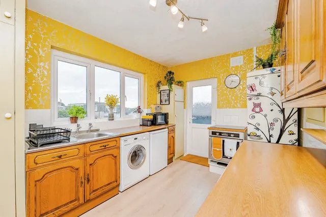 Milton Drive, Bridgend, CF31, photo 3