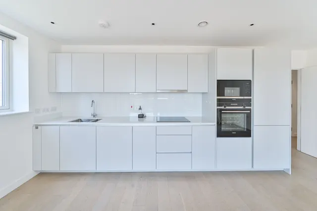 Photo 3 — 15 Cavendish Apartments, 16a Camberwell Road, London