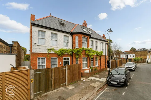 Church Gardens, London, W5 4HH, photo 1