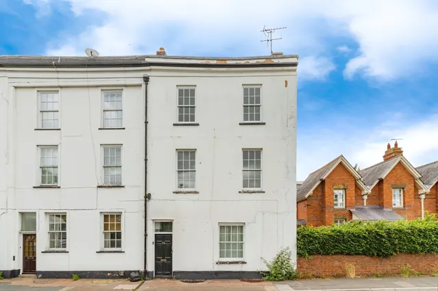 Magdalen Street, Exeter, photo 1