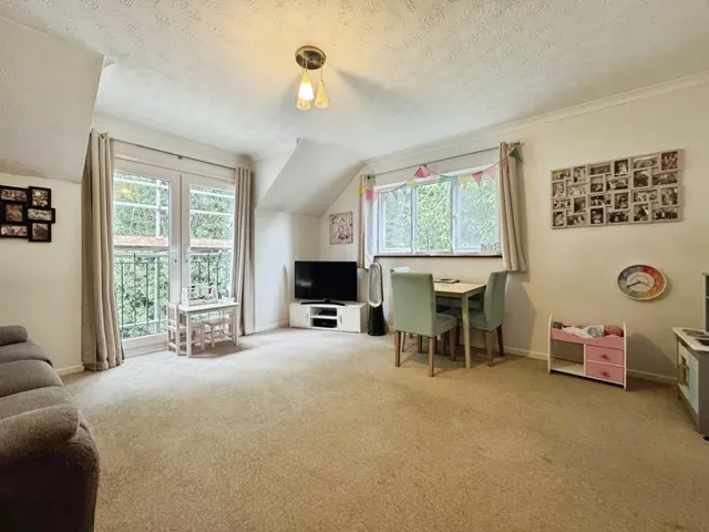 Edmunds Gardens, High Wycombe, HP12, photo 2