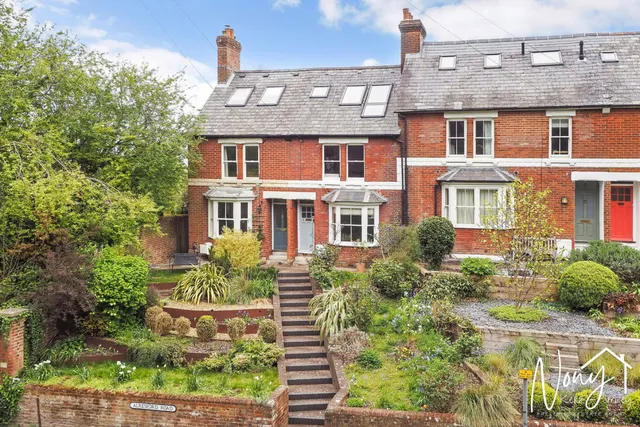 Alresford Road, Winchester, photo 1