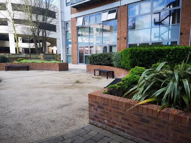 Photo 2 — Wilmington Close, Watford, WD18