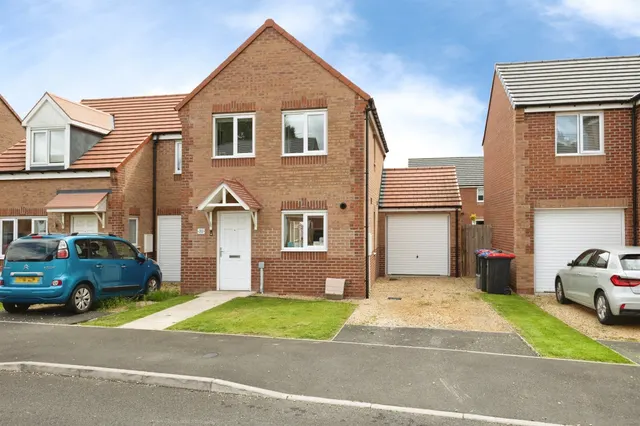 3 bedroom house — Mannion Way, Middlesbrough