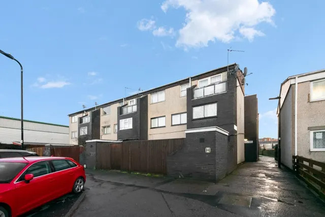 Hunt Road, Southall, photo 1