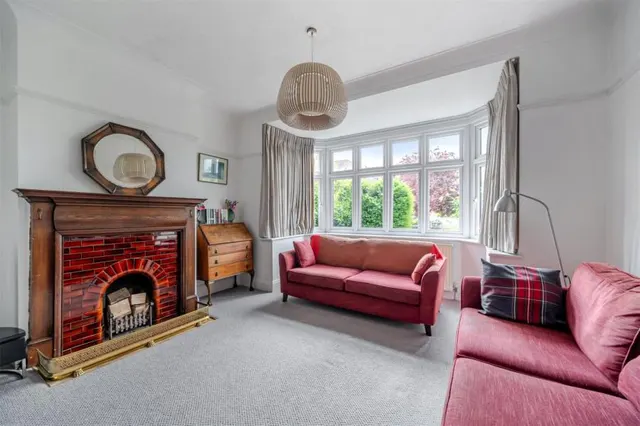 Balmore Drive, Caversham, RG4, photo 2
