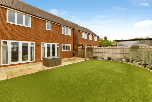 Pagnell Close, Wootton, NN4, photo 3