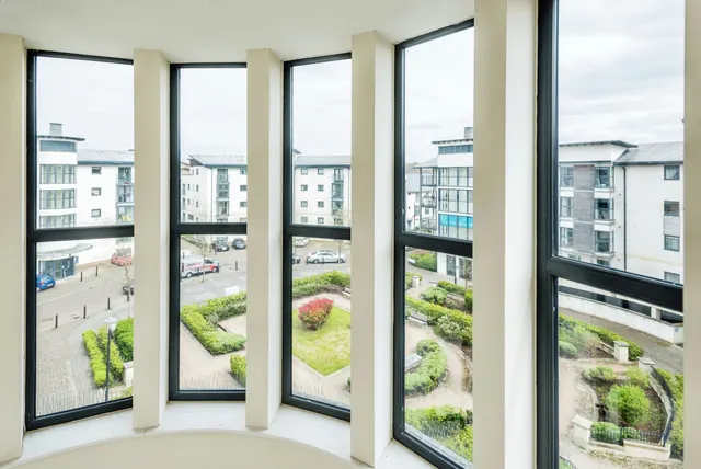 Seacole Crescent, Swindon, SN1, photo 3