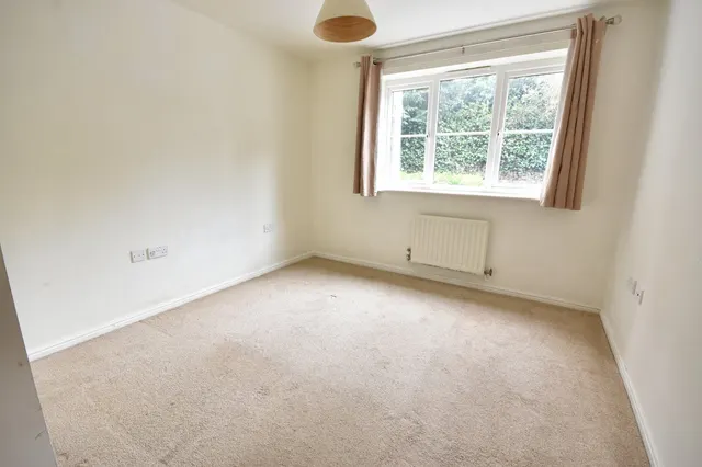 Earlswood, Redhill, RH1, photo 3