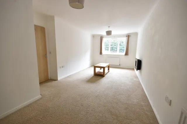 Earlswood, Redhill, RH1, photo 2