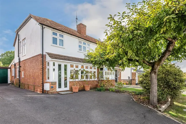 Lodge Road, Fetcham, KT22, photo 1