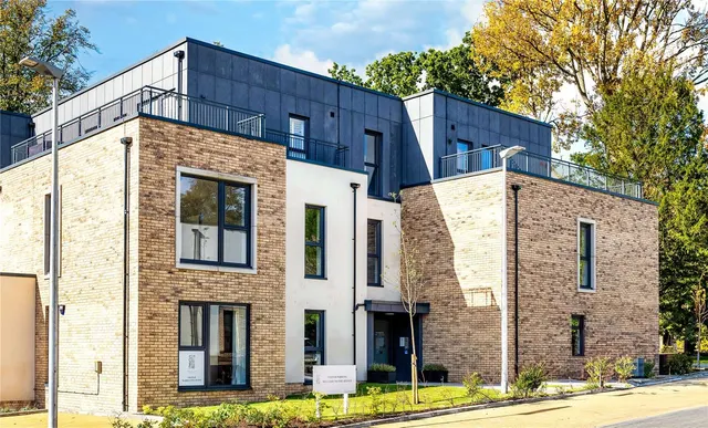 Photo 3 — The Avenue, Barnton Avenue West, Edinburgh, Midlothian, EH4 6DE