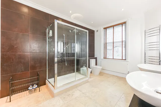 Photo 2 — Flat 4, Cadogan Court Gardens, 1 D'Oyley Street, London