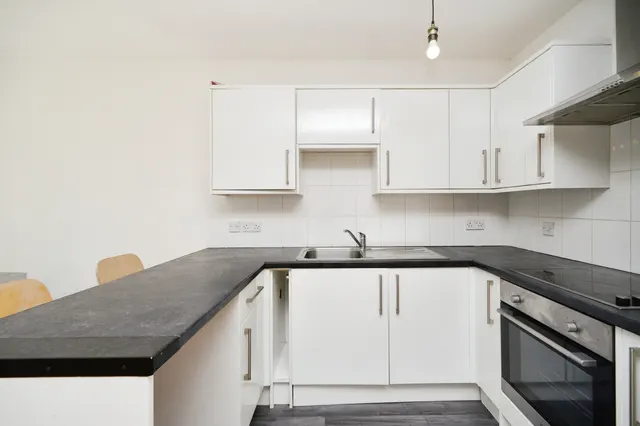 Lustrells Vale, Saltdean, BN2, photo 3