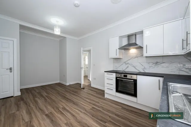 Uxbridge Road, Shepherds bush, W12, photo 3