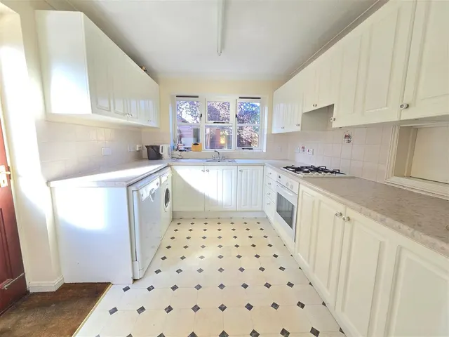 Selwood Close, Sturminster Newton, DT10, photo 2