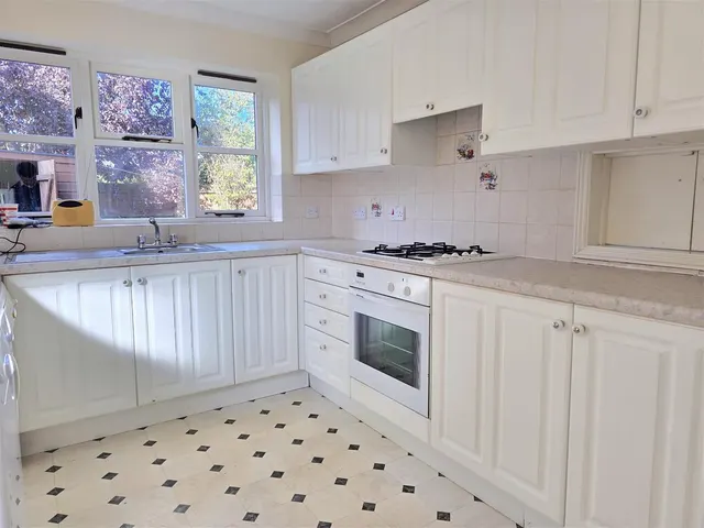 Selwood Close, Sturminster Newton, DT10, photo 3