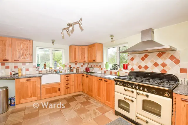 Wagon Lane, Paddock Wood, TN12, photo 2